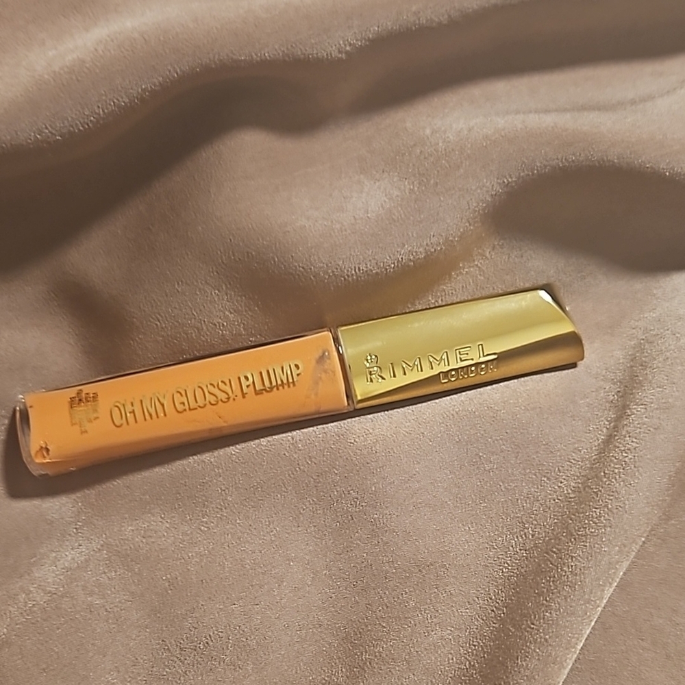 Rimmel London Oh My Gloss! Plump Lip Gloss- Peach pie